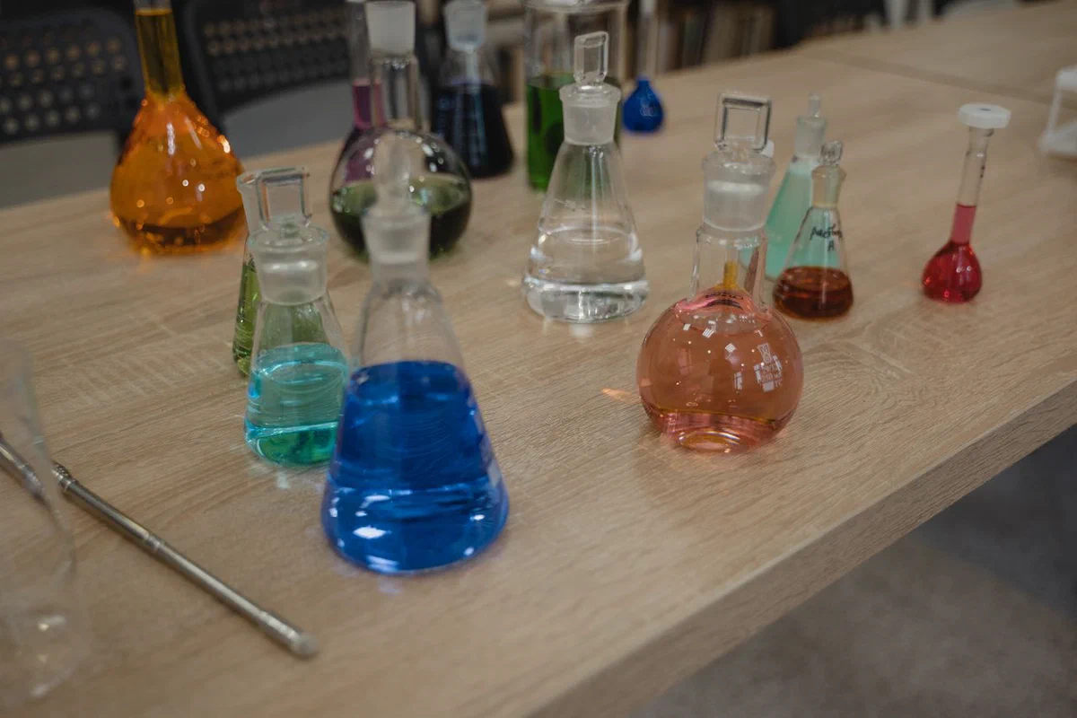 The Five Classes of Seaming Solvent